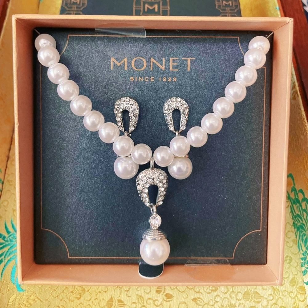 Monet gift set Crystal Faux Pearl Earrings Necklace New